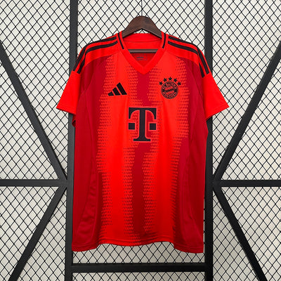 Bayern de Munique 2024/25 Casa